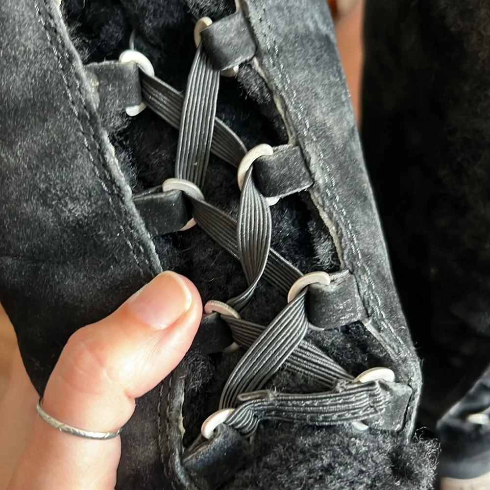 UGG Roseberry Tall Lace Back Black Women”s Size 8 Sheepskin Boots - Picture 5 of 10